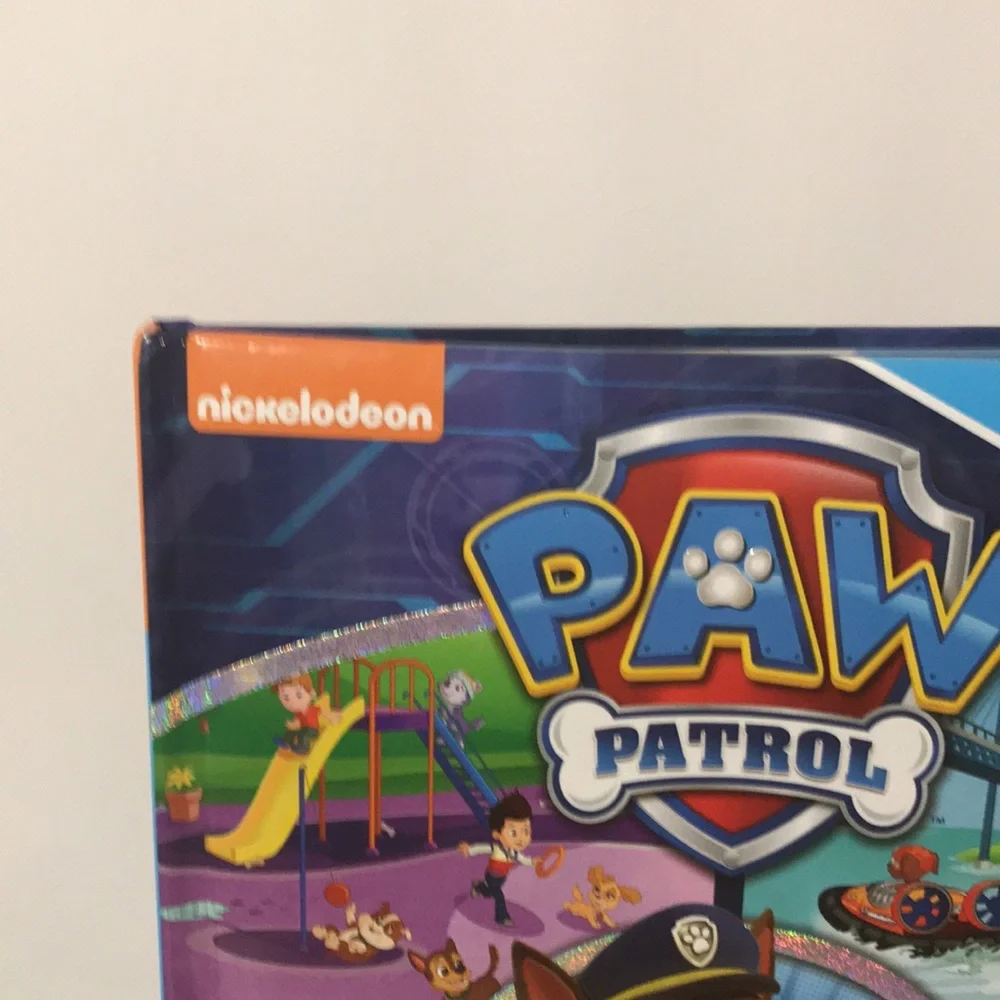 Nickelodeon Paw Patrol first look and find book